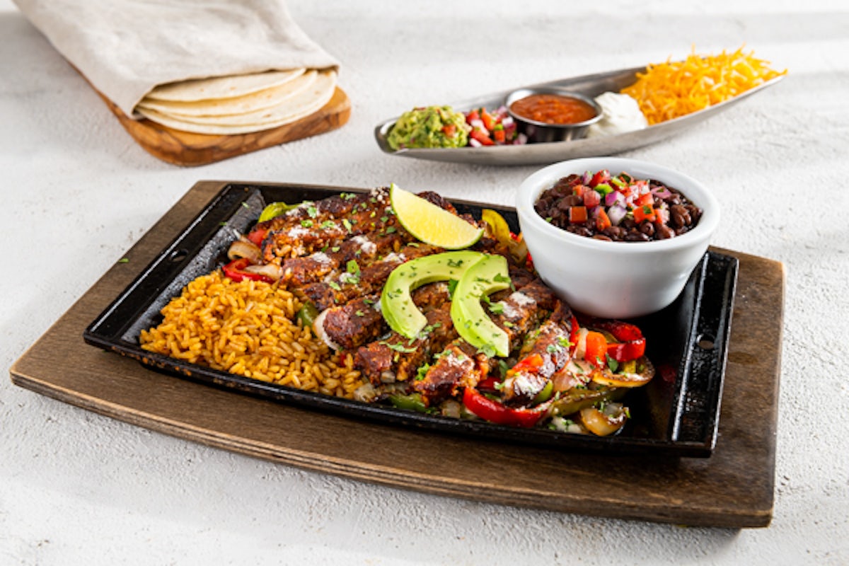 Black Bean & Veggie Fajitas (with Avocado) Black Bean & Veggie Fajitas (with Avocado)