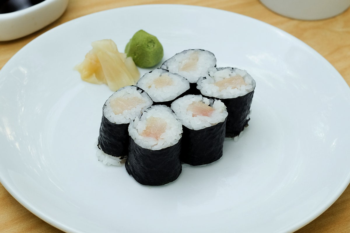 YELLOWTAIL ROLL