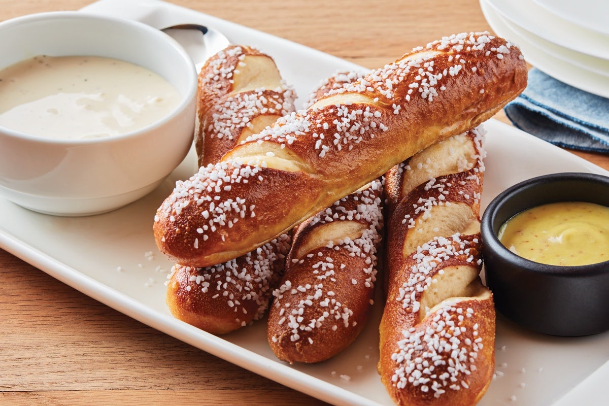 Brew Pub Pretzels & Beer Cheese Dip Image