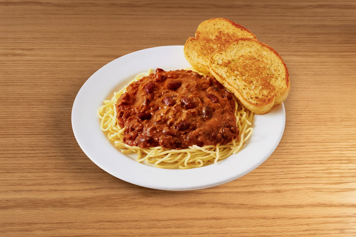 Chili Spaghetti with Garlic Bread