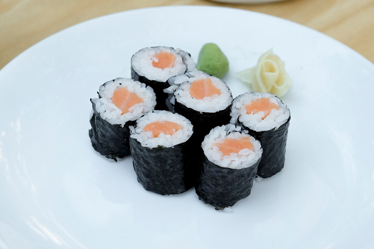 SALMON ROLL*