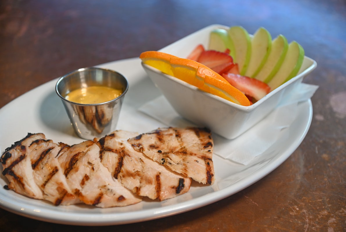 KIDS GRILLED CHICKEN BREAST