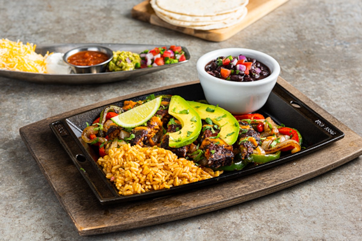 Black Bean & Veggie Fajitas (with Avocado) Black Bean & Veggie Fajitas (with Avocado)