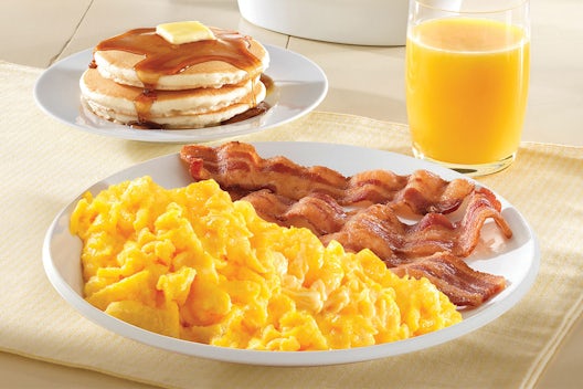 What Time Golden Corral Opens for Breakfast? Plan Your Morning Feast!