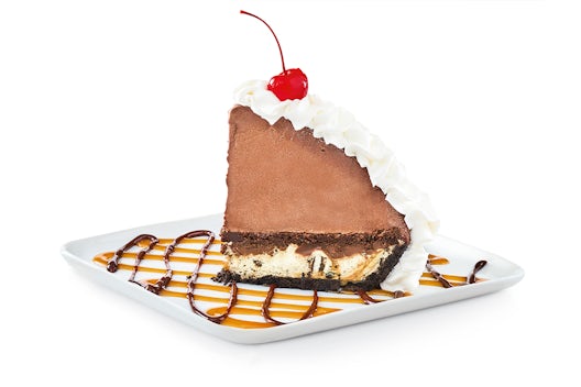 Order Mountain High Mudd Pie food online from Red Robin Gourmet Burgers and Brews store, Anchorage on bringmethat.com