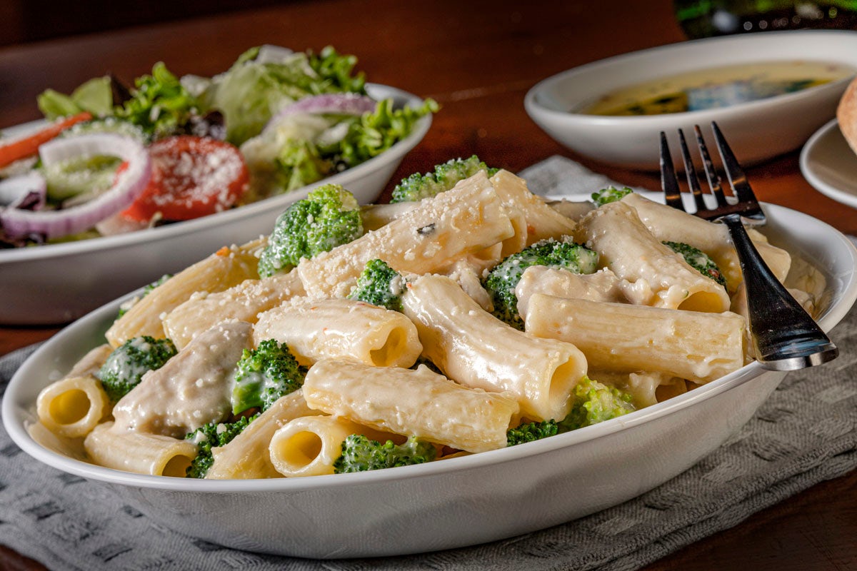 Rigatoni, Broccoli & Chicken (Pastas)